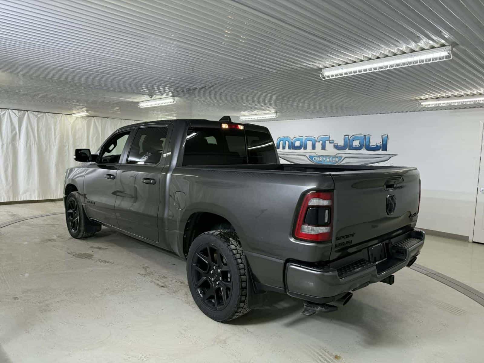2022 RAM 1500 Sport Sport - Image 3