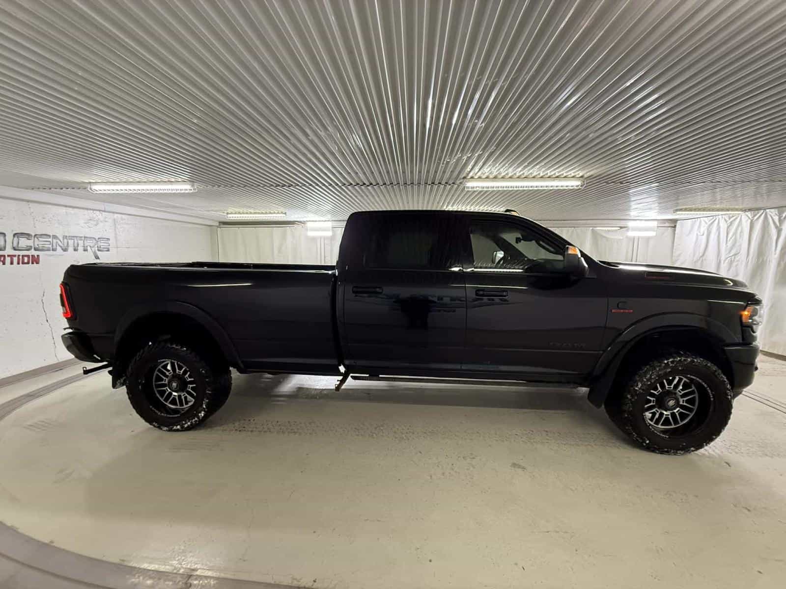 2022 RAM 2500 Limited - Image 5