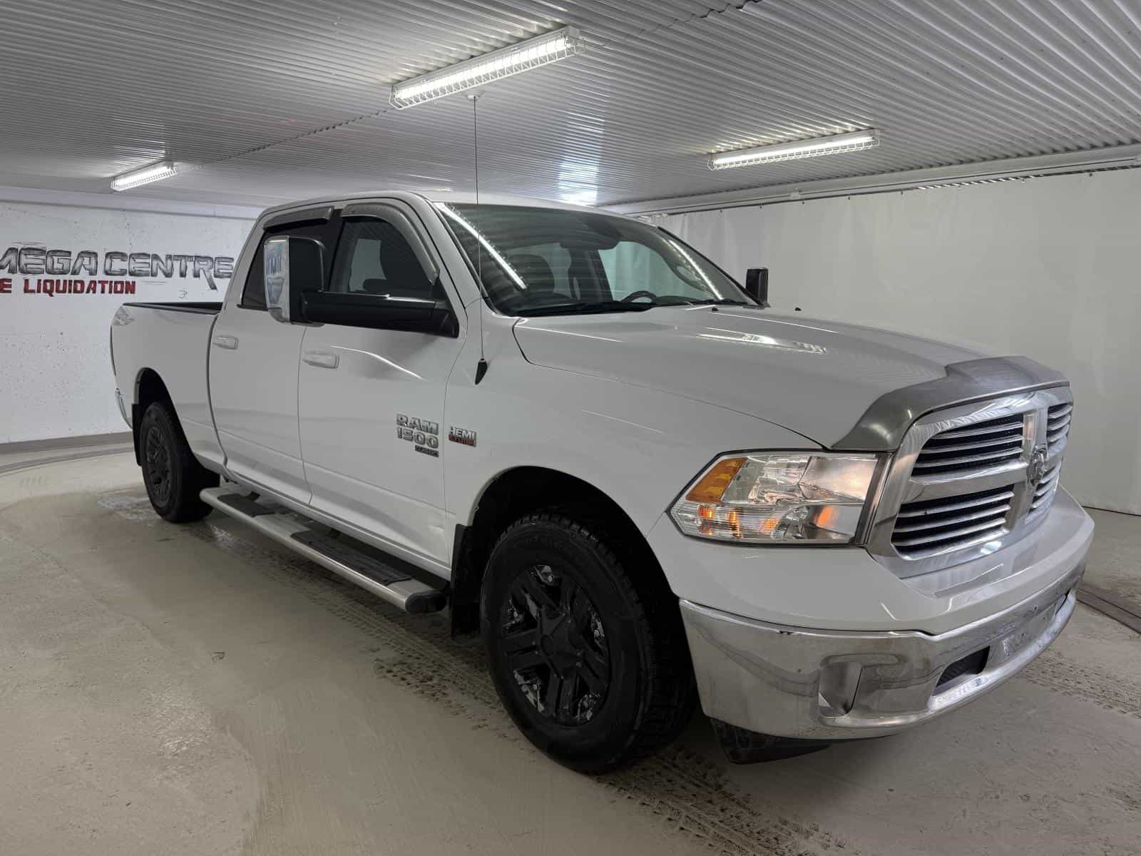 2021 RAM 1500 Classic SLT - Image 3