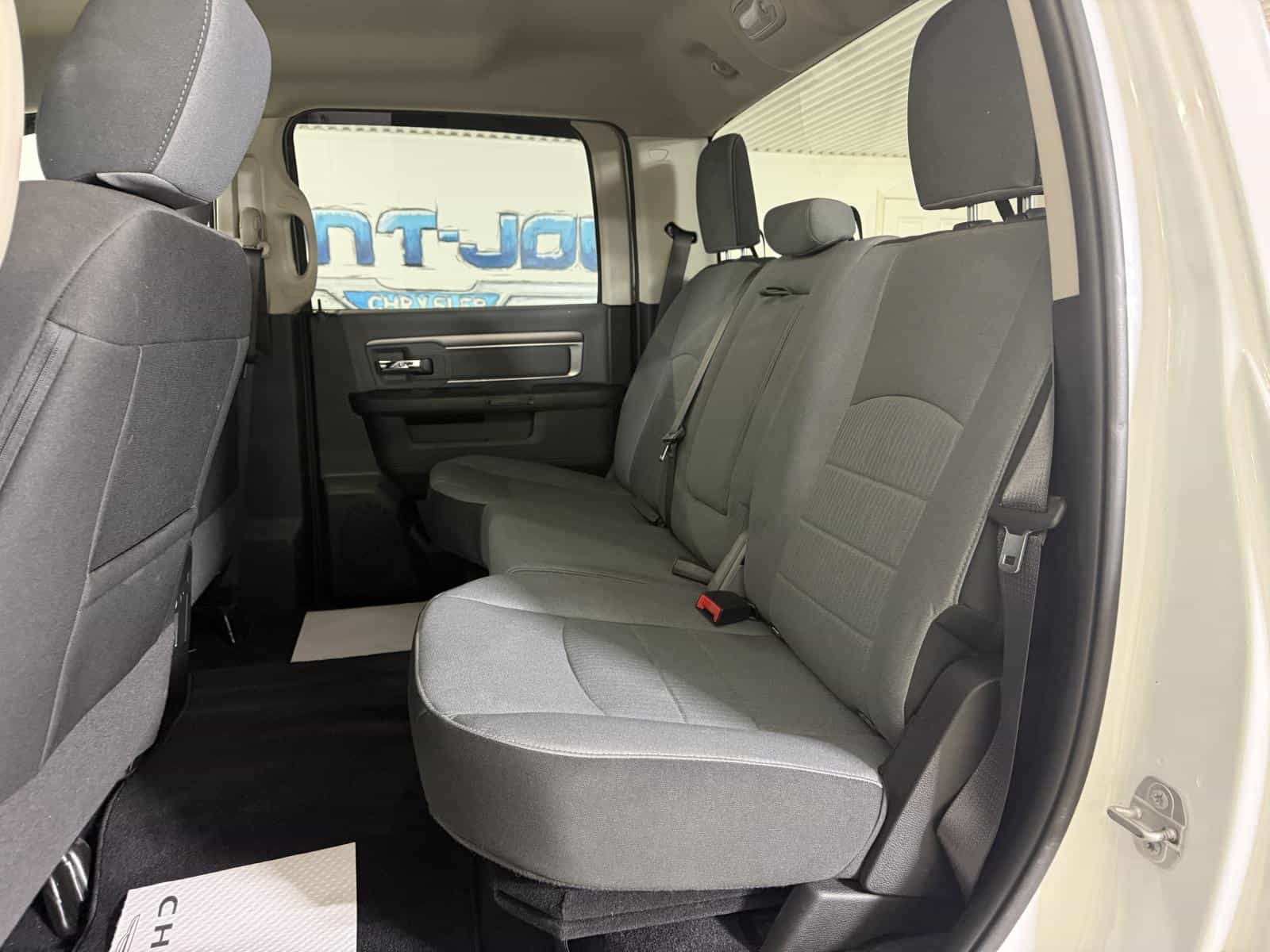 2021 RAM 1500 Classic SLT - Image 9