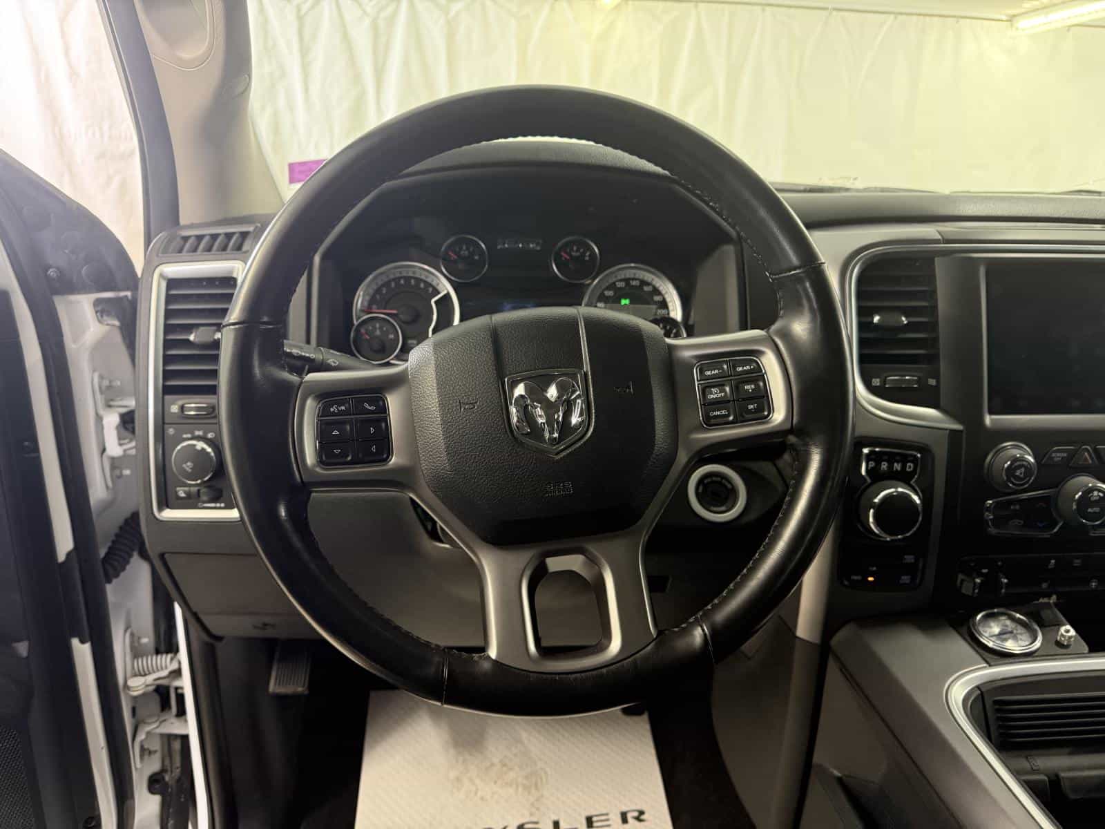 2021 RAM 1500 Classic SLT - Image 12