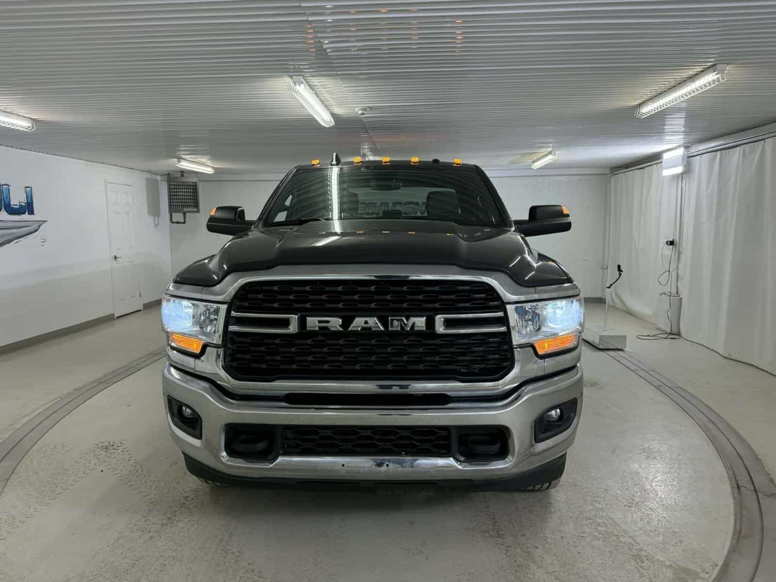 2022 RAM 2500 Big Horn - Image 8