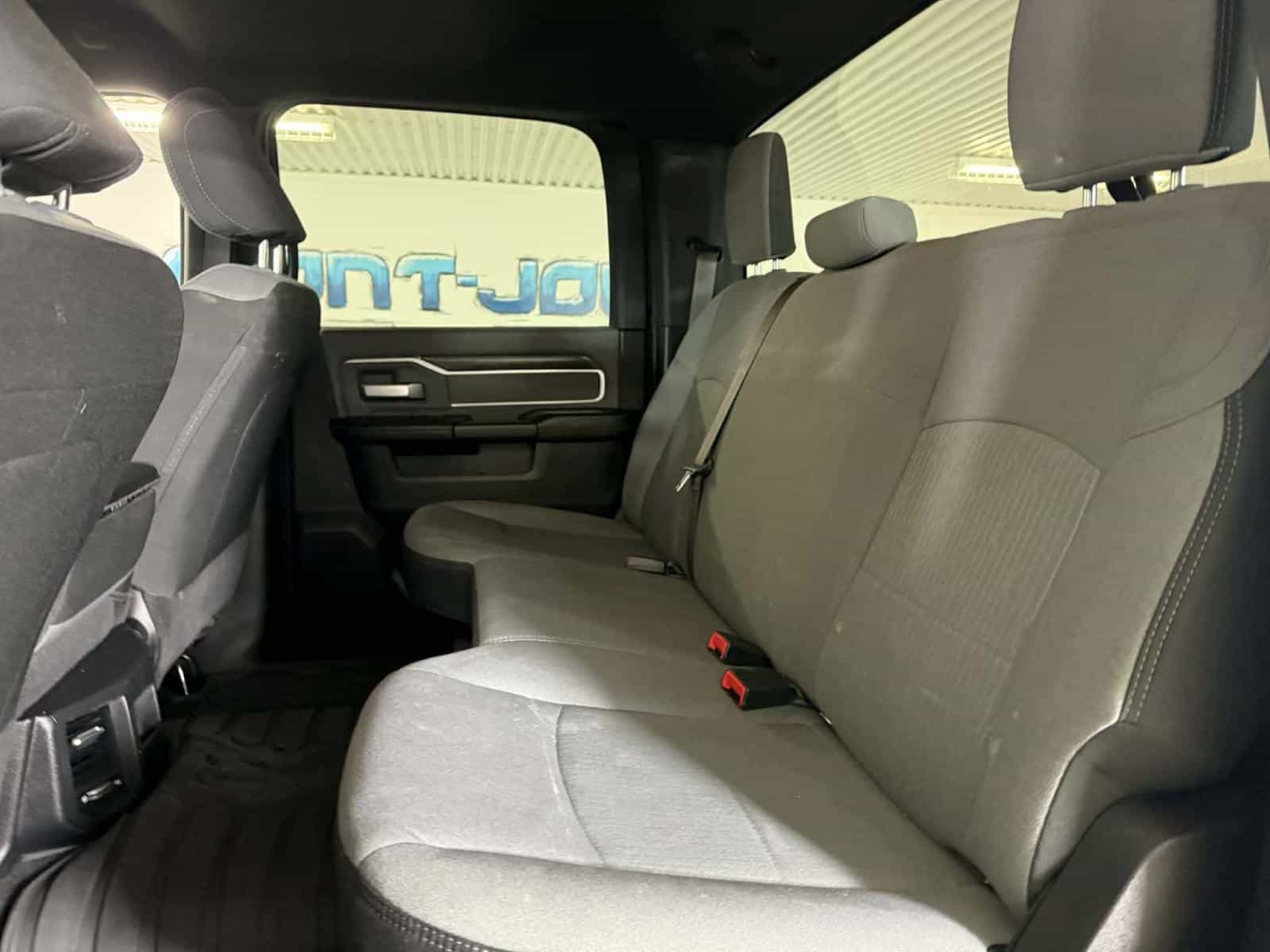 2022 RAM 2500 Big Horn - Image 9