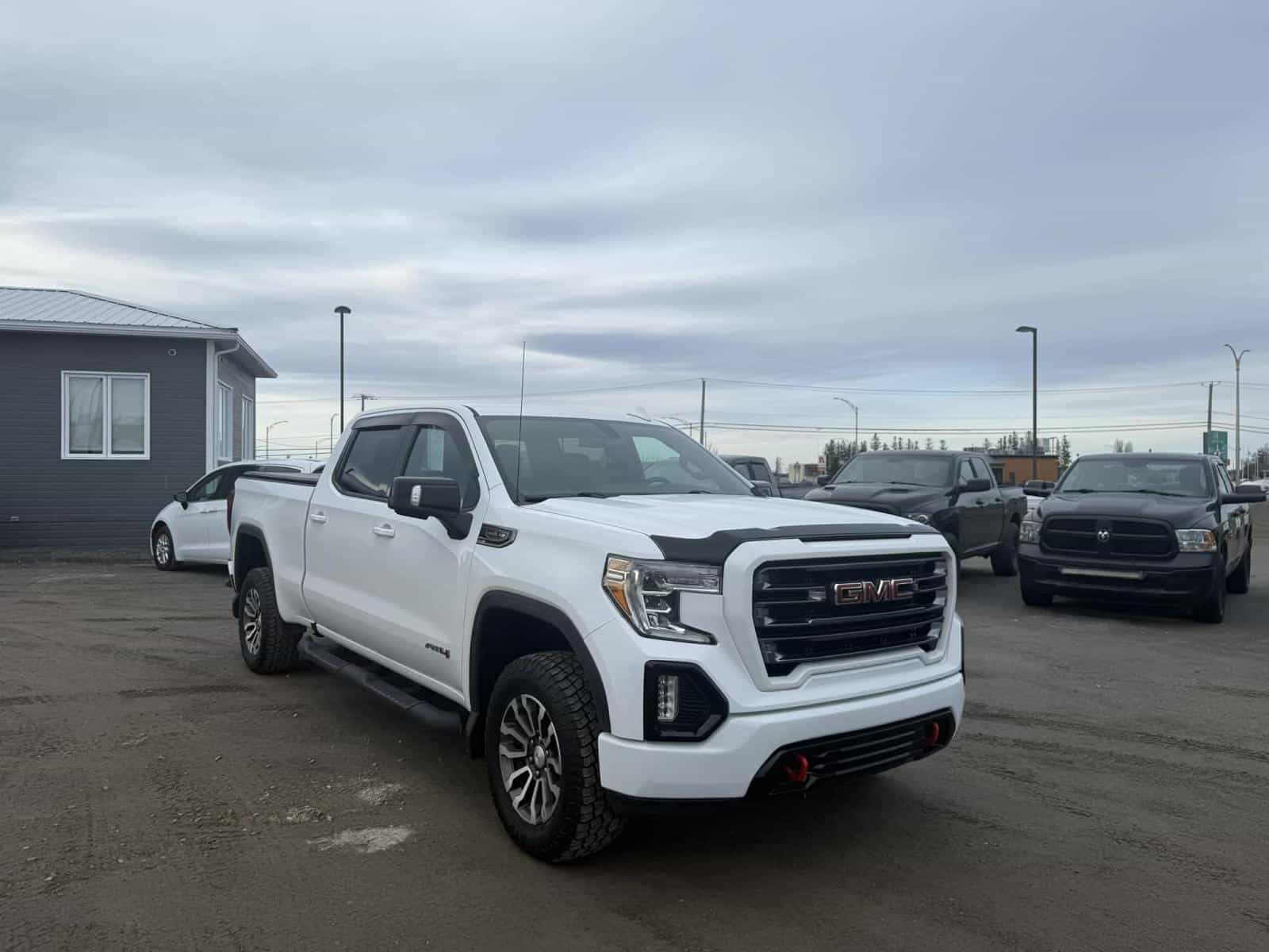 2022 GMC Sierra AT4 - Image 3