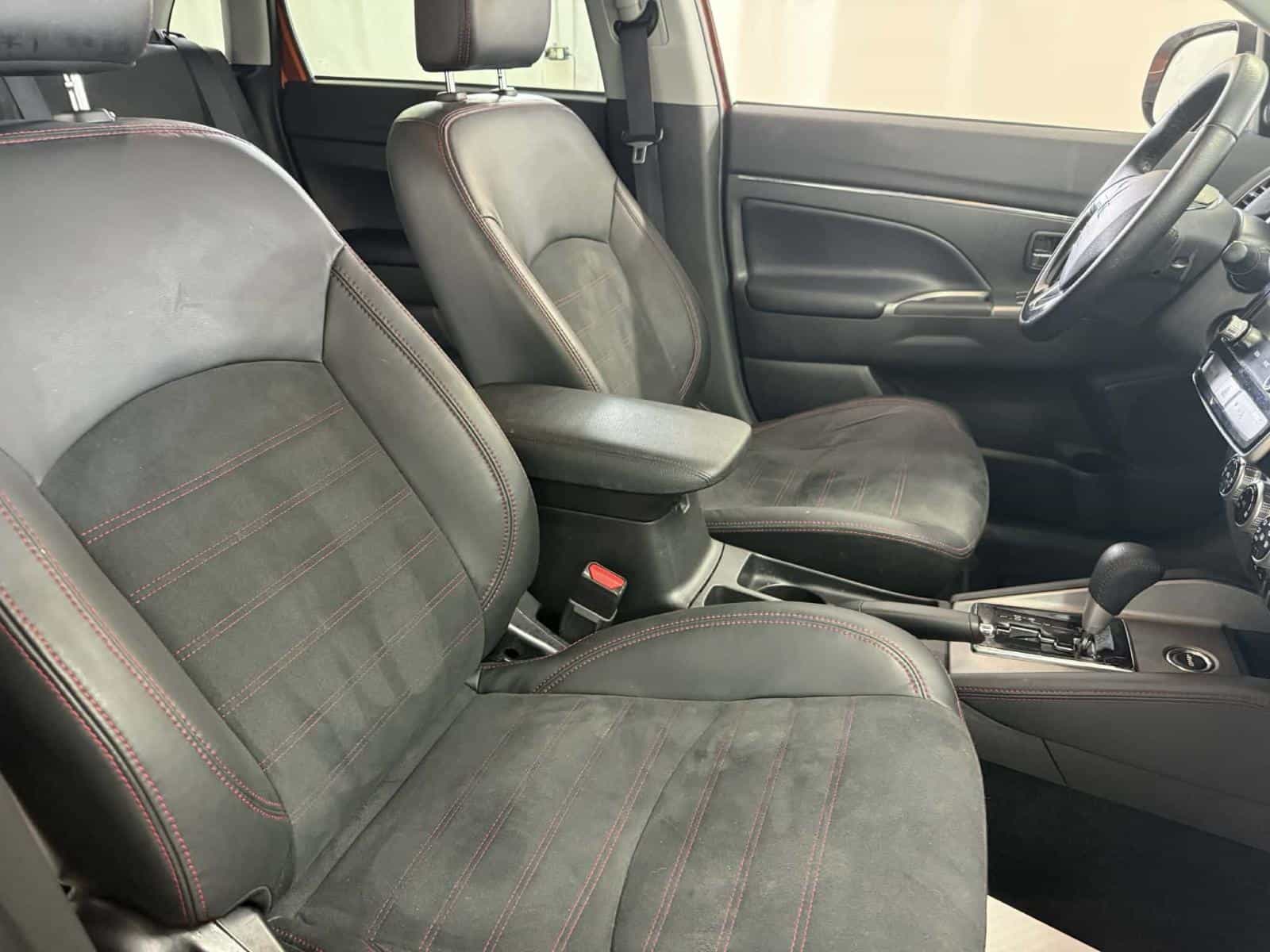 Image 12 Mitsubishi RVR SEL 2022