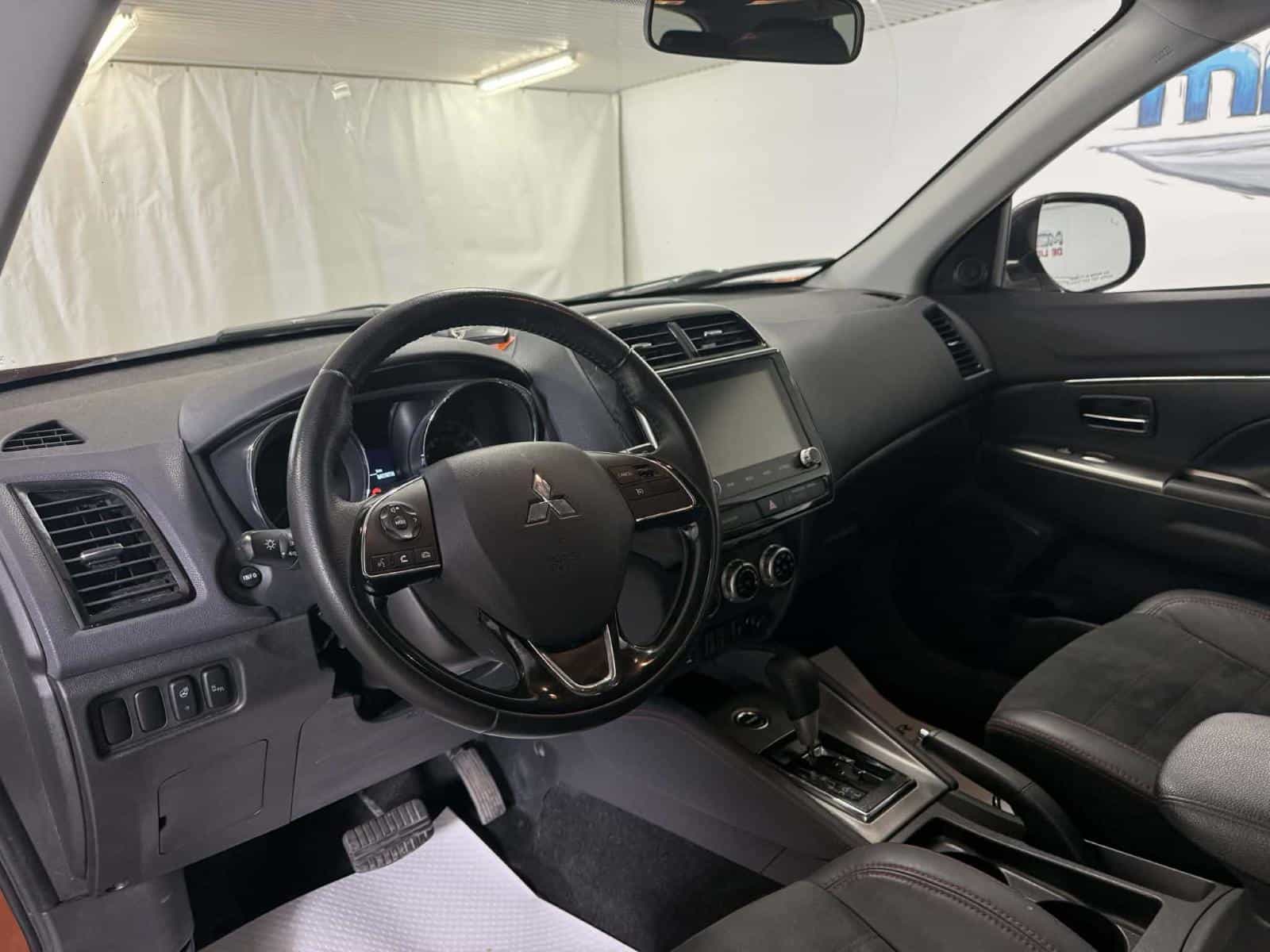 Image 13 Mitsubishi RVR SEL 2022