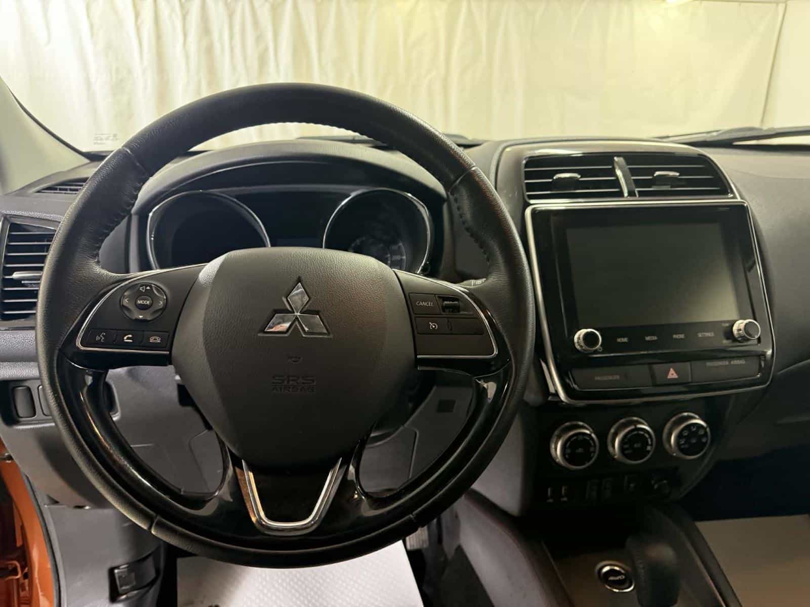 2022 Mitsubishi RVR SEL - Image 13