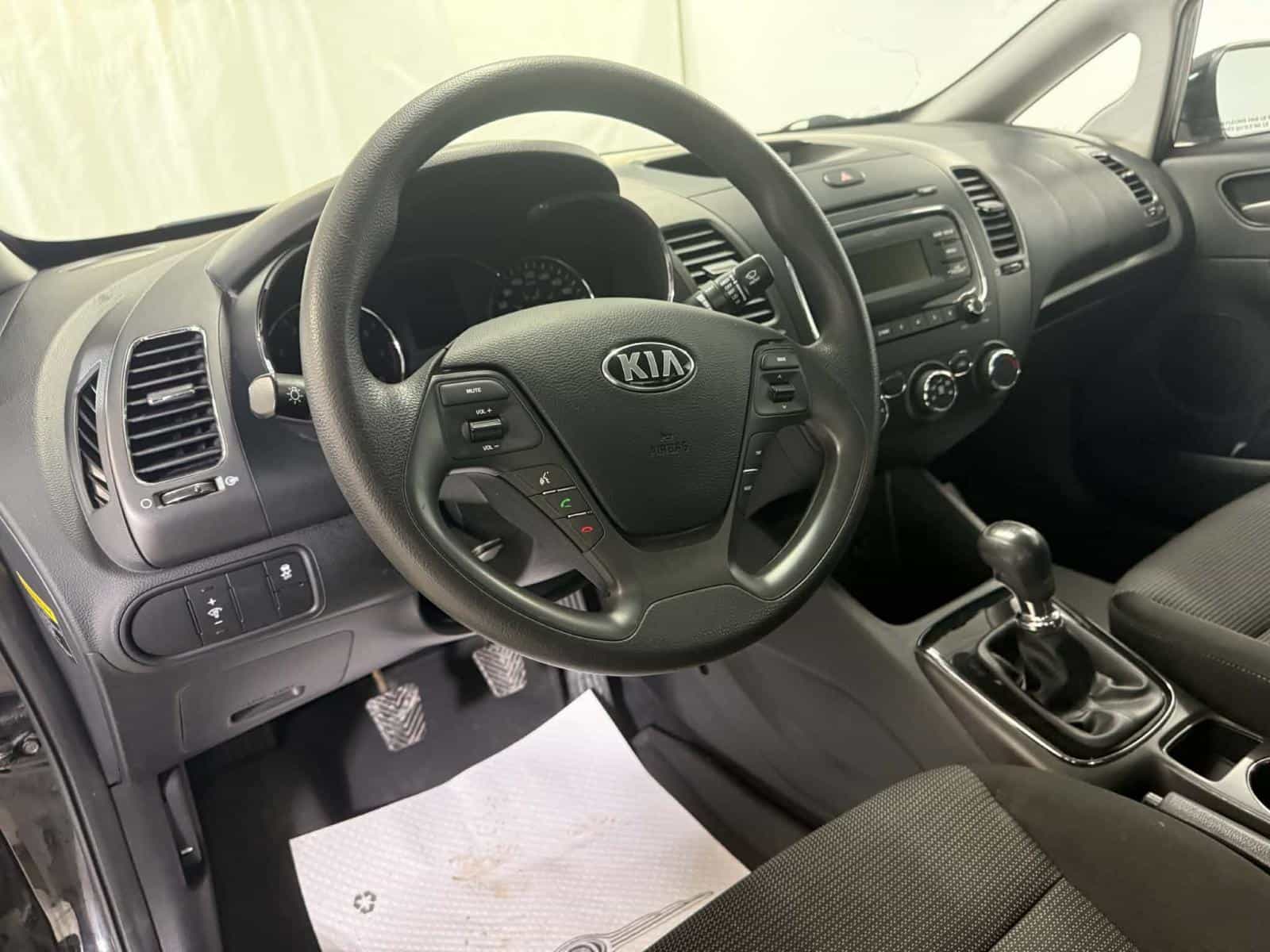 Image 12 Kia Forte LX 2017