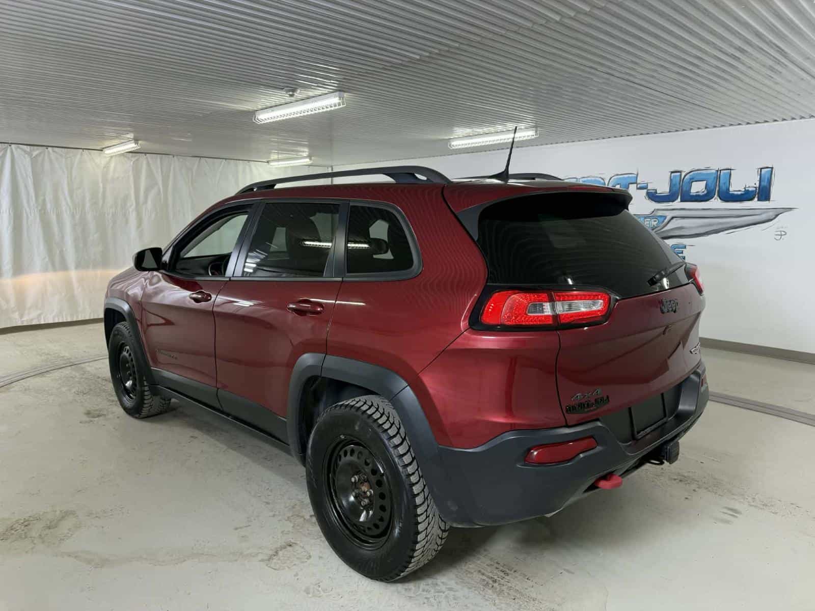 2016 Jeep Cherokee Trailhawk - Image 3