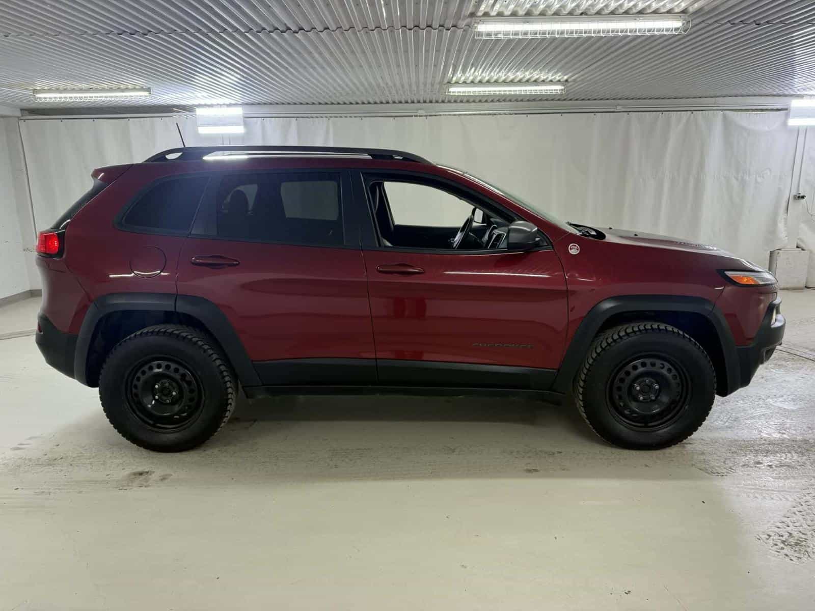 2016 Jeep Cherokee Trailhawk - Image 6