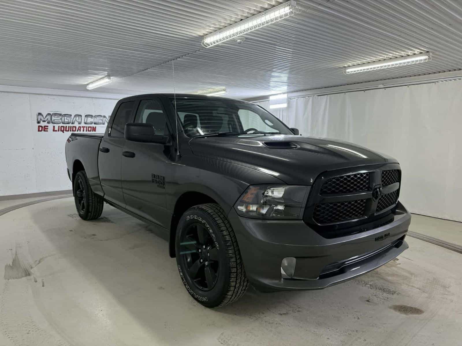 Image 7 RAM 1500 Classic Express 2023