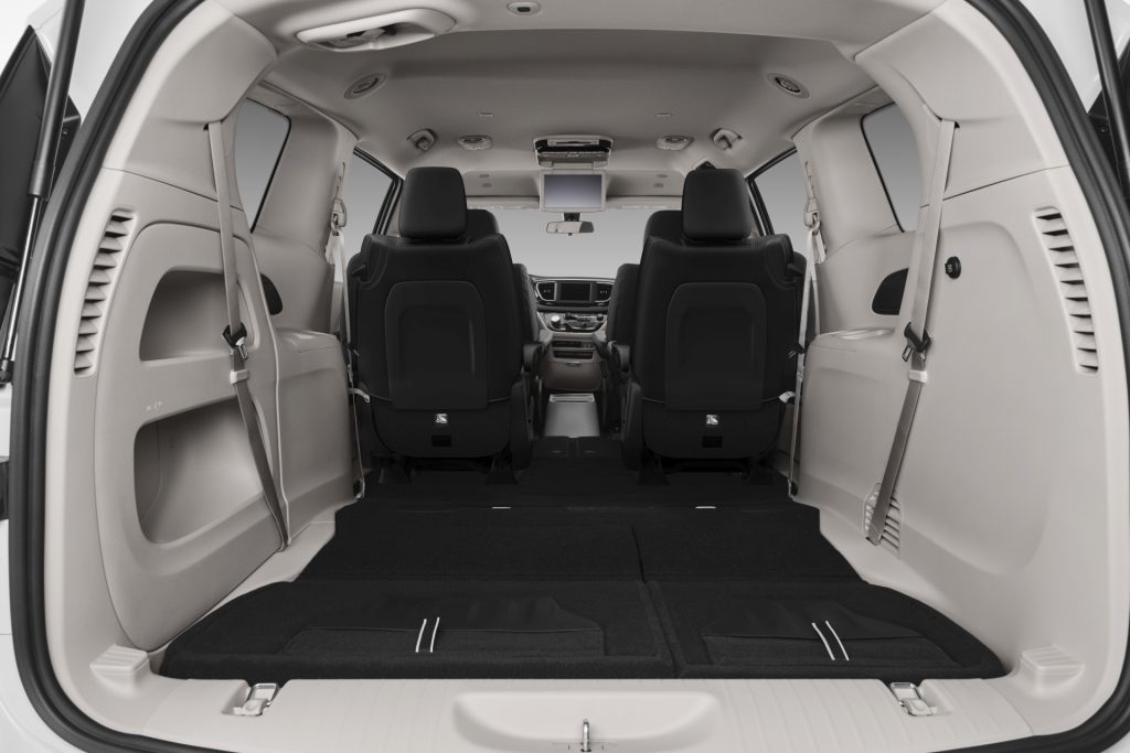 Sièges intérieurs rabattus de la Chrysler Grand Caravan 2021