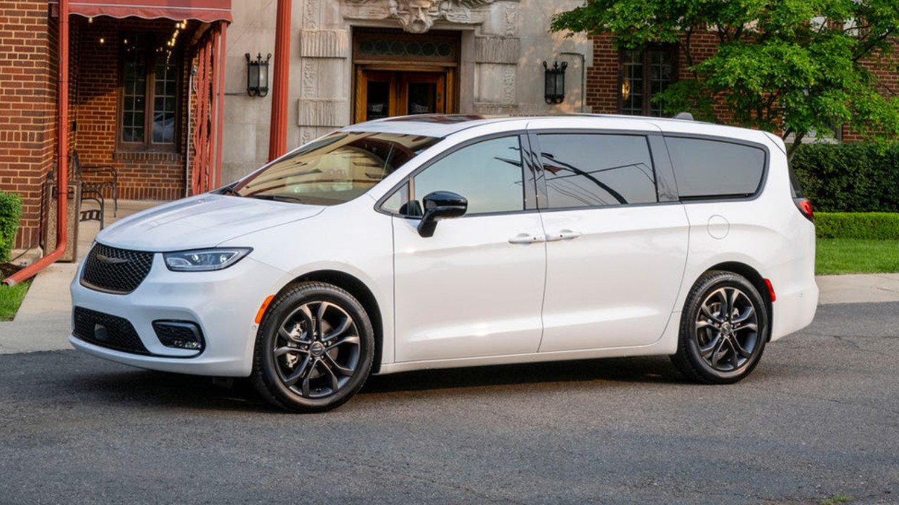 Chrysler Pacifica : Prix et fiche technique 2026