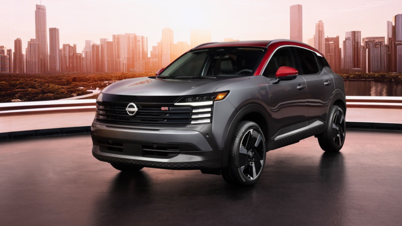 vue latérale avant d'une Nissan Kicks 2025