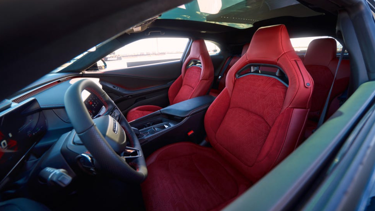 vue de l'habitacle d'un Dodge Charger Daytona EV 2026