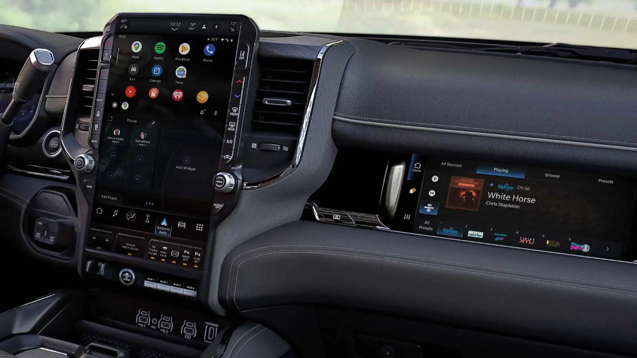 vue du tableau de bord d'un RAM 3500 2026