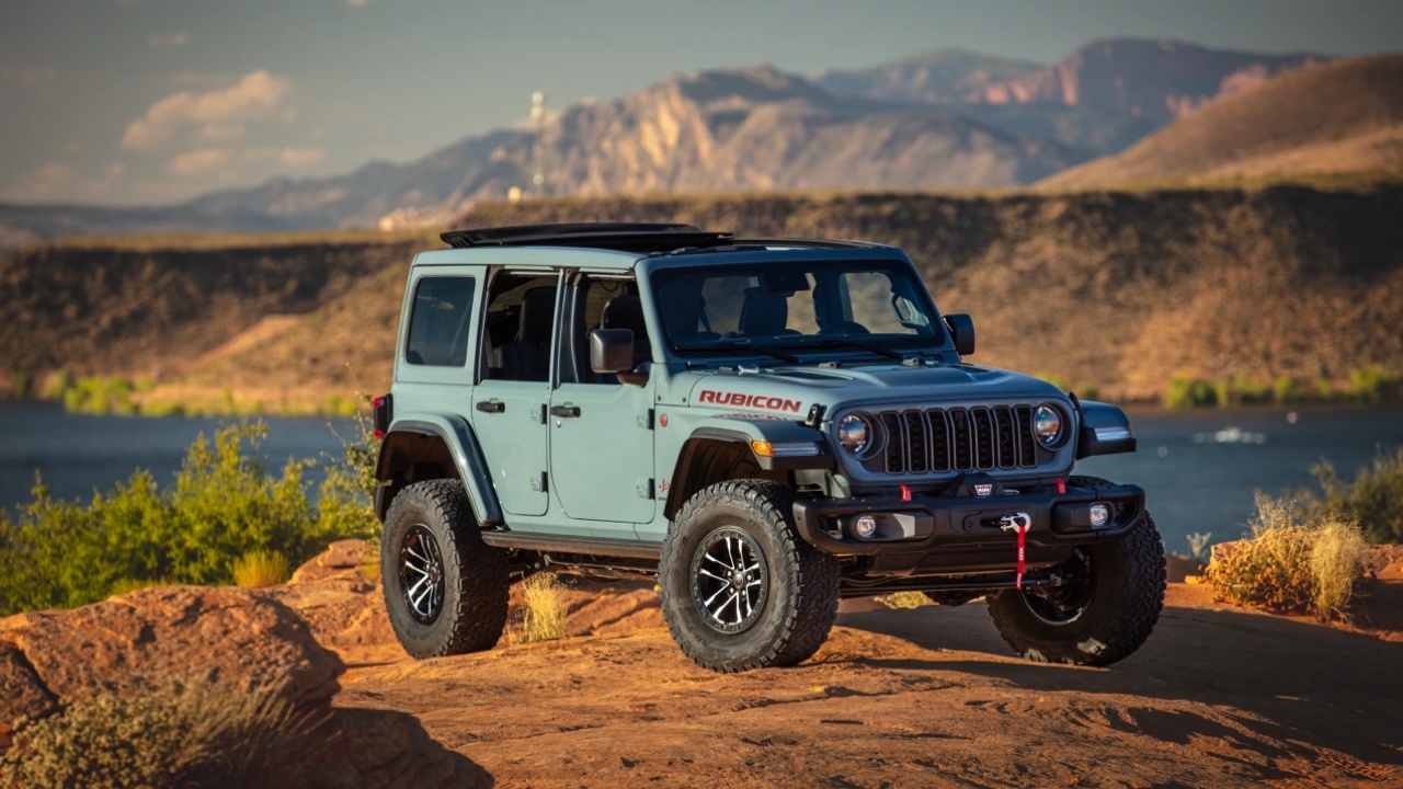 vue latérale avant d'un Jeep Wrangler 2026