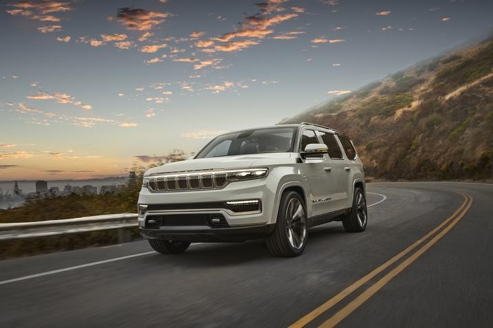 NOUVEAU JEEP GRAND WAGONEER 2021 À VENIR