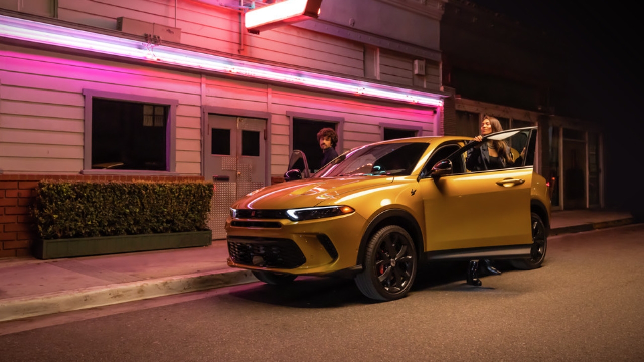 vue latérale avant d'un Dodge Hornet 2025 