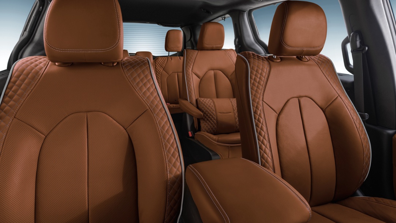 vue de l'habitacle d'une Chrysler Pacifica 2026