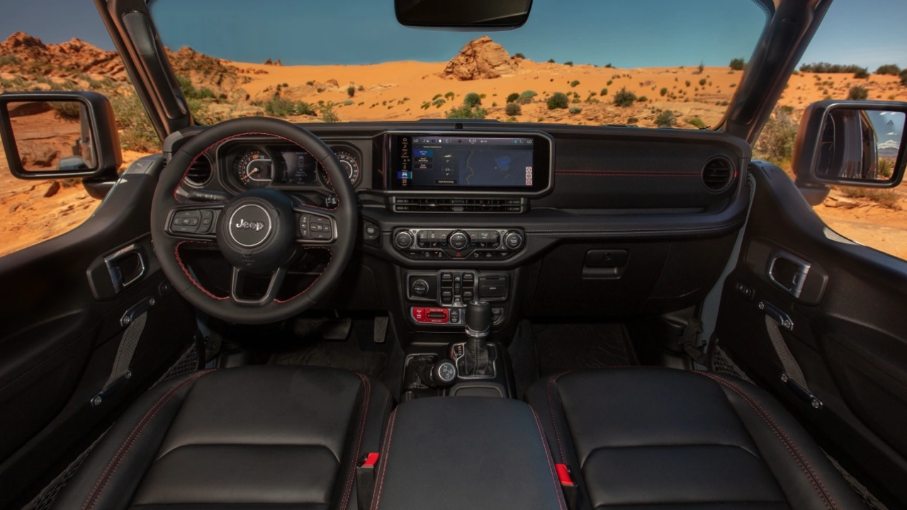 vue de l'habitacle et tableau de bord d'un Jeep Wrangler 2026